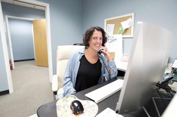 limitless-careers-woman-at-desk
